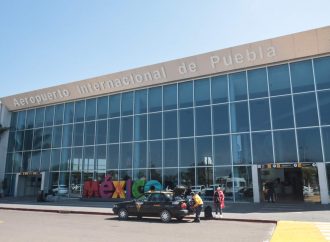 Armenta anuncia inversión histórica de mil millones de pesos al Aeropuerto de Puebla