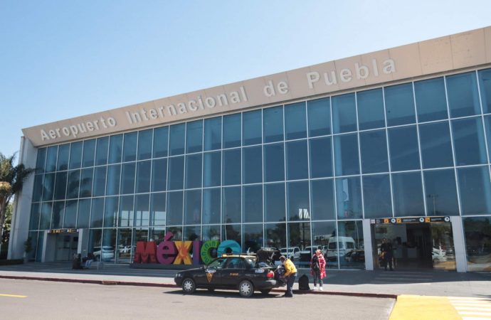 Armenta anuncia inversión histórica de mil millones de pesos al Aeropuerto de Puebla