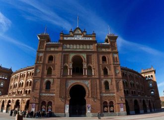 Madrid incrementa en casi 60% el presupuesto para la tauromaquia en 2026, en contraste con la tendencia mundial a prohibirla