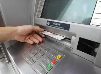 Robo sin violencia en cajeros de Plaza San Pedro alerta sobre nuevas tácticas delictivas