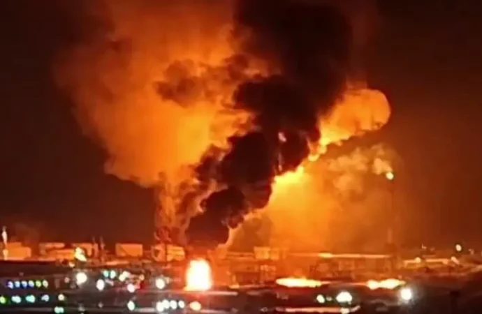 Explosión en refinería de Salina Cruz agrava contingencia ambiental en la ciudad
