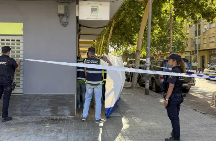 Joven español asesina a logopeda de su hijo tras sospechas de abuso