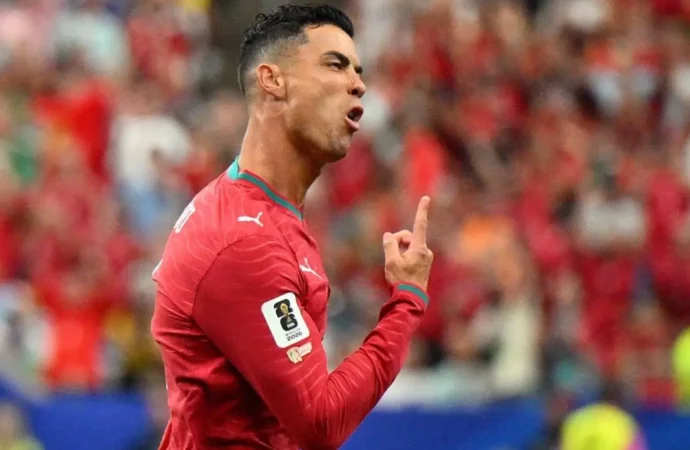 Cristiano Ronaldo, primer jugador en anotar en seis Mundiales distintos