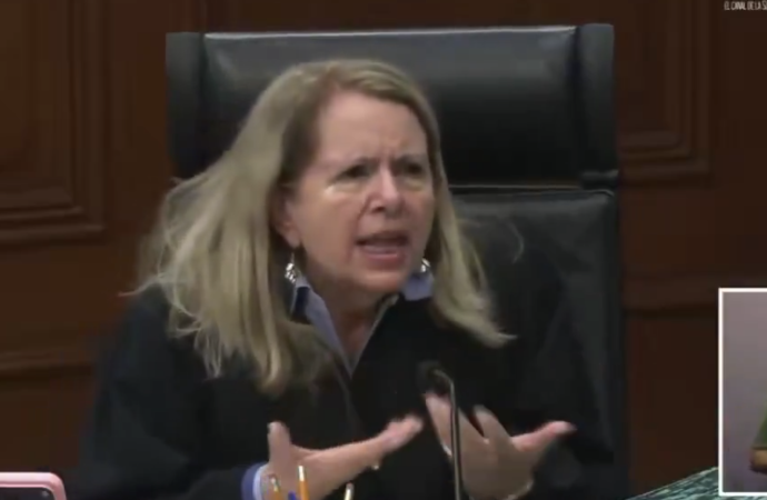 Ministra de la Suprema Corte genera controversia al afirmar que hoteles “all inclusive” excluyen a mexicanos
