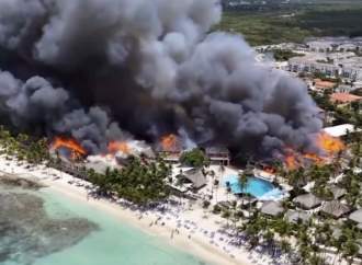 Incendio en resort de lujo en República Dominicana deja un muerto y 1,700 evacuados