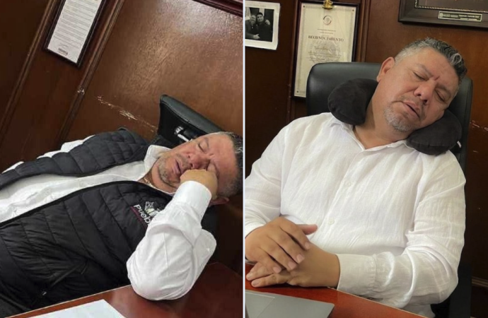 Regidor morenista Andrés Cerón, captado dormido por segunda vez en horario laboral en Puebla