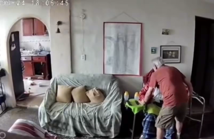 Hombre protege a su esposa durante terremoto en Venezuela y conmueve en redes sociales