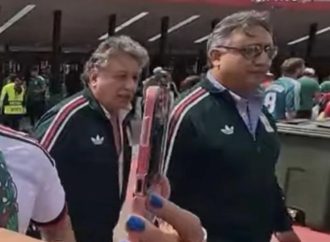 Líder del SNTE 51 de Puebla asistió a la inauguración del Mundial; cuestionan costo de boletos