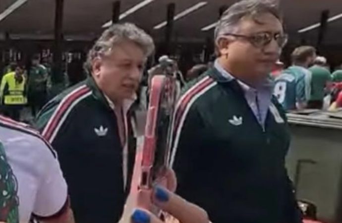 Líder del SNTE 51 de Puebla asistió a la inauguración del Mundial; cuestionan costo de boletos