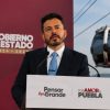 Activistas intentaron impedir construcción del Cablebús en Puebla con siembra de árboles en predio estatal