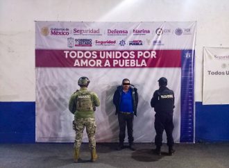 Detienen a una persona y aseguran dos pipas con gas huachicoleado en Puebla