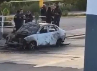 Dos cuerpos calcinados son encontrados en auto abandonado sobre el Periférico Ecológico de Puebla
