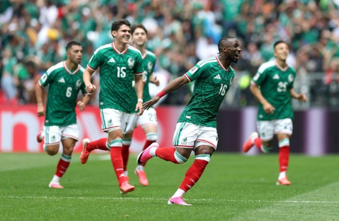 México gana su primer partido inaugural en un Mundial tras 16 años