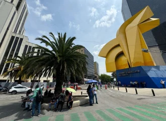 CNTE bloquea Paseo de la Reforma en su día 16 de huelga