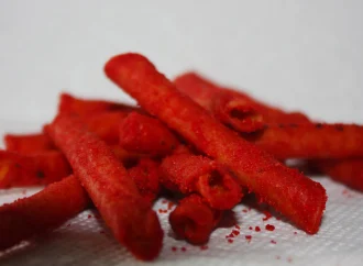 Cofepris prohíbe el uso del colorante rojo 3 en alimentos por riesgos a la salud