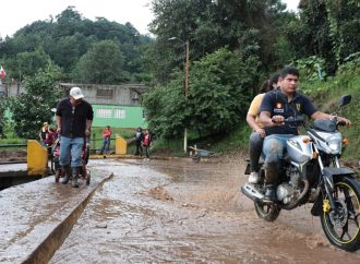 SEP suspende clases presenciales en 62 municipios de Puebla por lluvias este 8 y 9 de junio