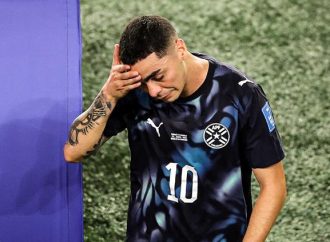 Primer jugador expulsado en Mundial 2026 por taparse la boca durante una confrontación