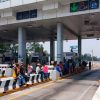 Padres de familia liberan peaje en caseta de San Marcos para exigir liberación de docentes detenidos