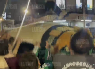 Joven cae al pavimento durante festejos por triunfo de México en Guadalajara