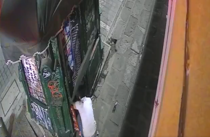 Robo de estampas del Mundial 2026 en el Centro Histórico de Puebla genera críticas por falta de acción policial