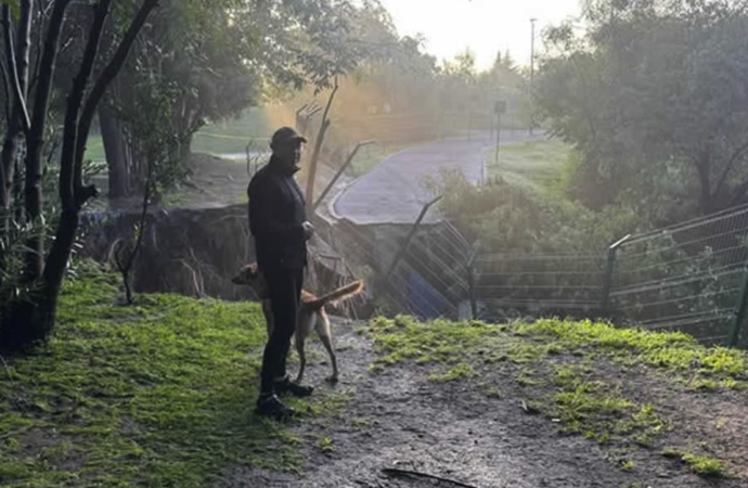 Deslave por lluvias provoca colapso de ciclovía en el Parque Metropolitano de Puebla