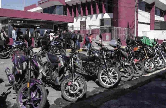 Movilidad inicia entrega de hologramas electrónicos para motociclistas en Puebla