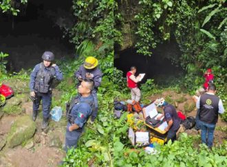 Padre e hijas desaparecidas en gruta de Puebla continúan siendo buscadas a 1,000 metros de profundidad