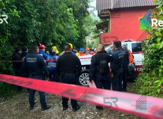 Continúa la búsqueda de tres personas atrapadas en las Grutas de Chichicazapan; hallan más pertenencias