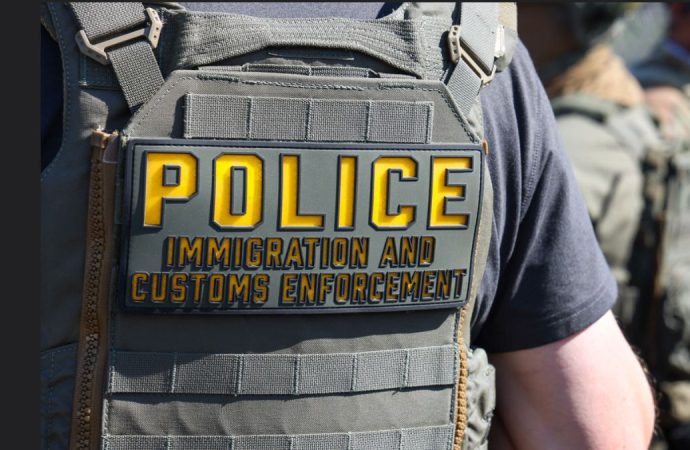 Ataque a balazos en oficinas de ICE en Phoenix activa investigación del FBI