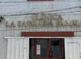Menor de seis años fallece tras cirugía en clínica de Cholula; familiares denuncian negligencia médica