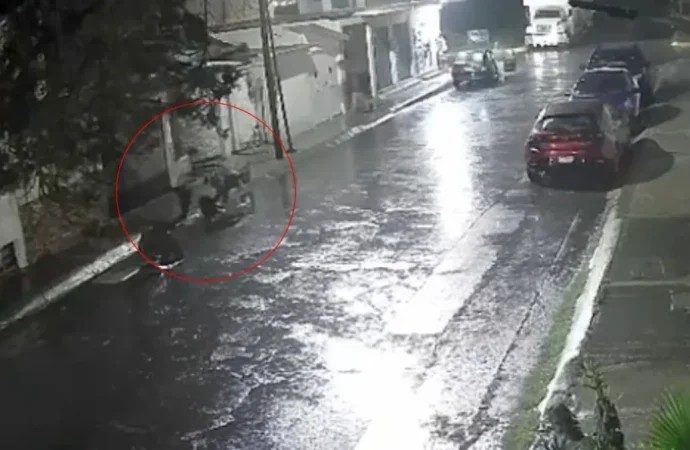 Joven muere tras ser atropellada por su expareja en Tecámac, Estado de México