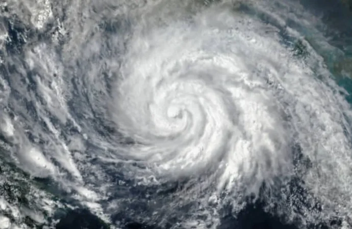 Alerta por posible tormenta tropical “Elida” frente a costas del Pacífico mexicano