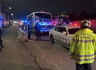 Asesinan a pasajero durante asalto en camión sobre la carretera México-Puebla