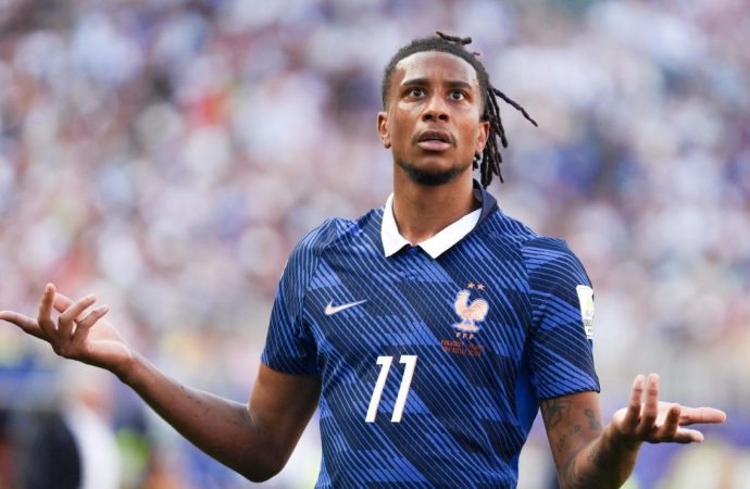 FIFA rechaza apelación de Francia por tarjeta amarilla a Michael Olise; jugará con riesgo ante Marruecos
